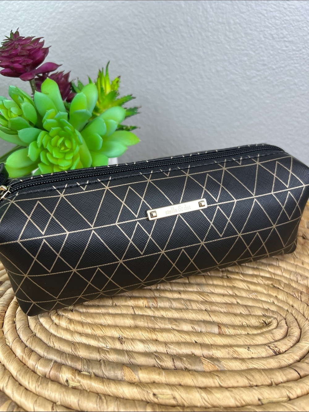 NEW Stella & Dot Black Cosmetic Pouch with Gold Geometric Design Slim Pouf